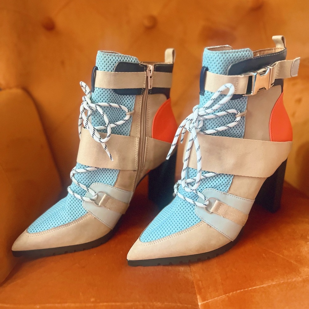 Never Worn Steve Madden Illusion Boot Heels! Women’s Size 9.